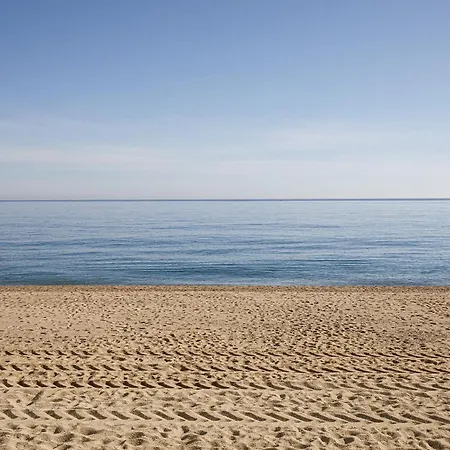 Bonito En Platja Daro *